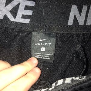 Cropped Nike joggers